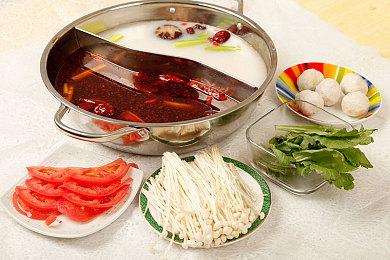 策略卡牌三消肉鸽游戏《恶魔之镜》现已在Steam平台正式推出